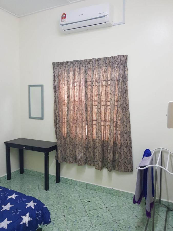 Homestay Che Wan Куантан Екстер'єр фото