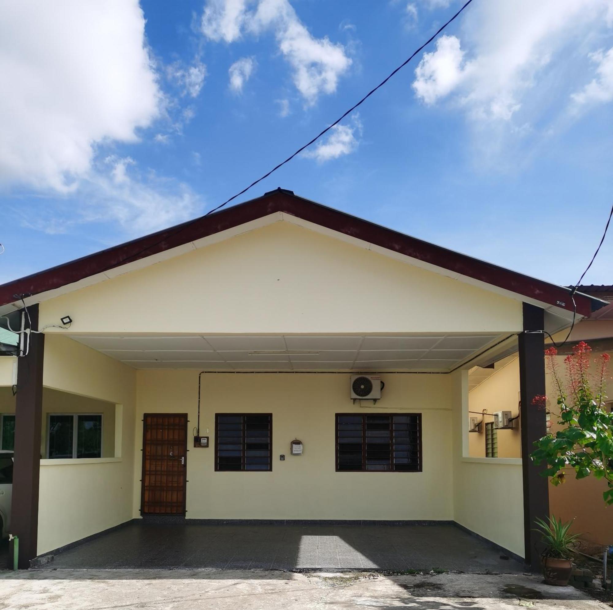 Homestay Che Wan Куантан Екстер'єр фото